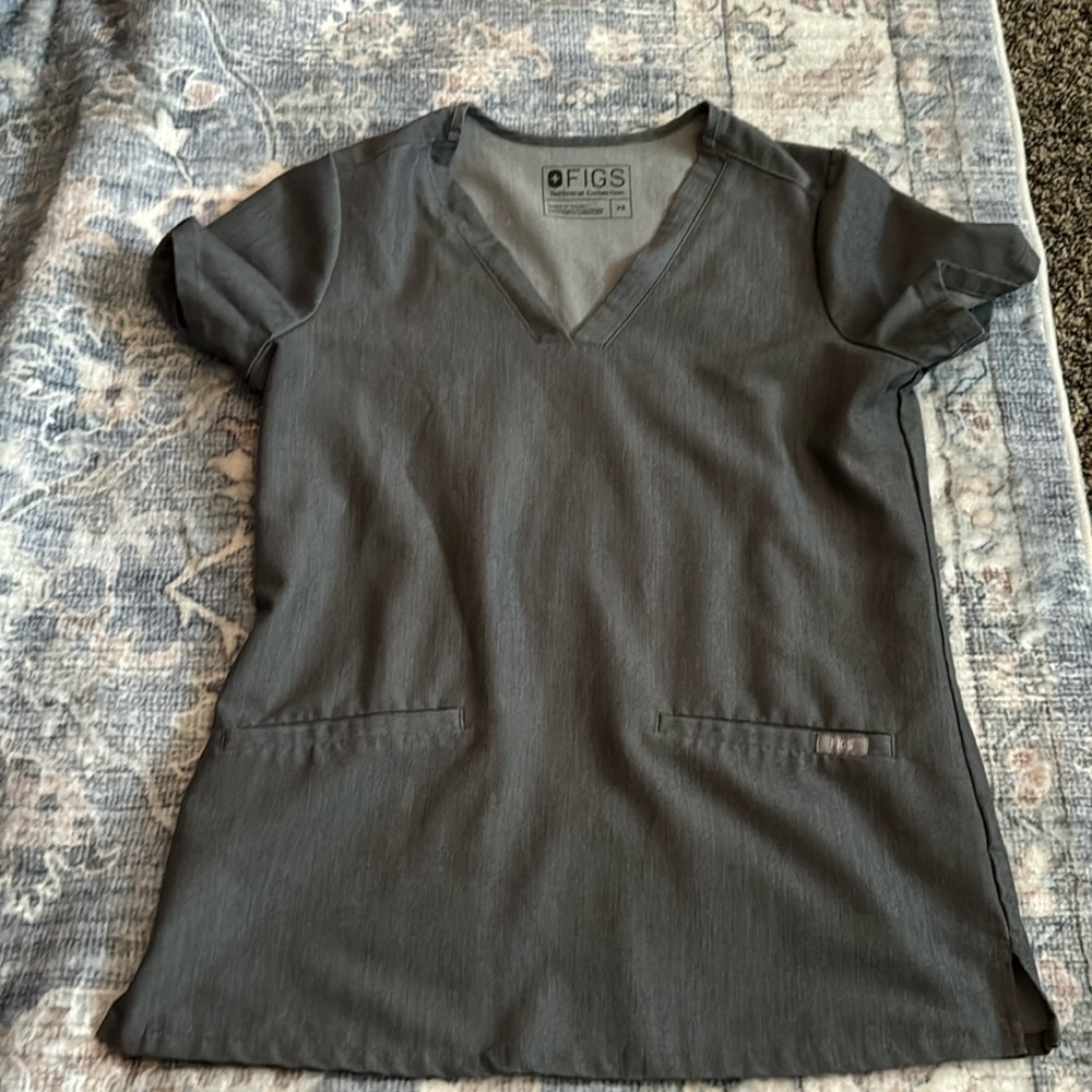 Figs graphite grey top